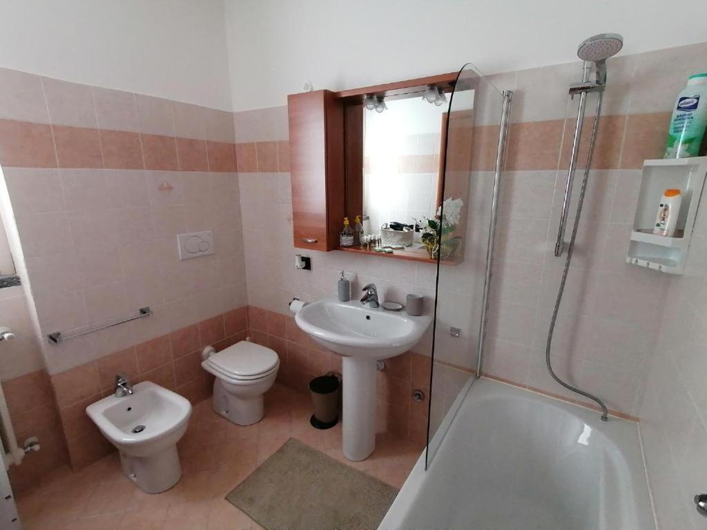 La Casa Di Sara In Valsassina Apartment Introbio ภายนอก รูปภาพ